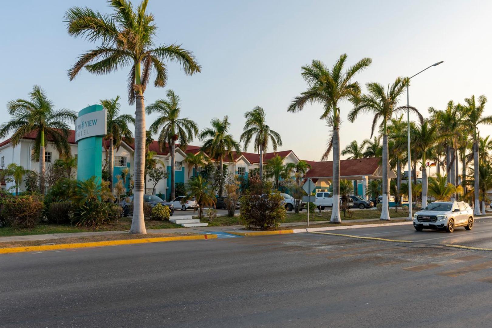Hotel Ocean View Campeche Bagian luar foto